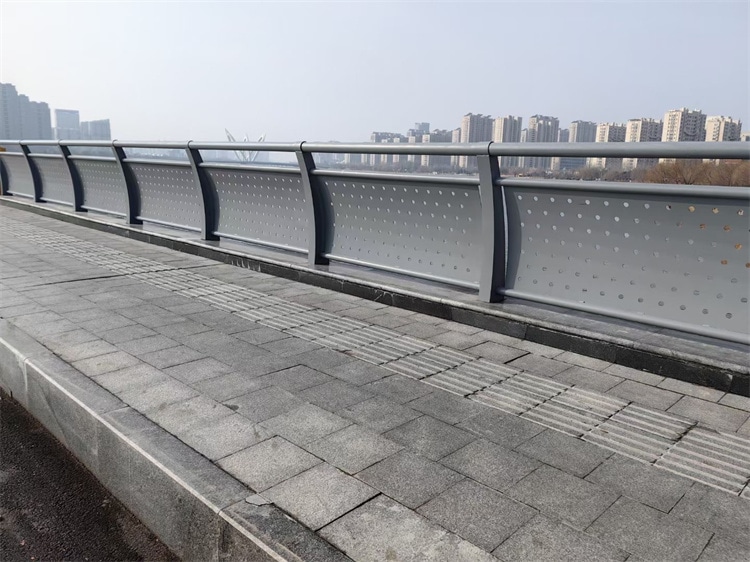 桥梁护栏