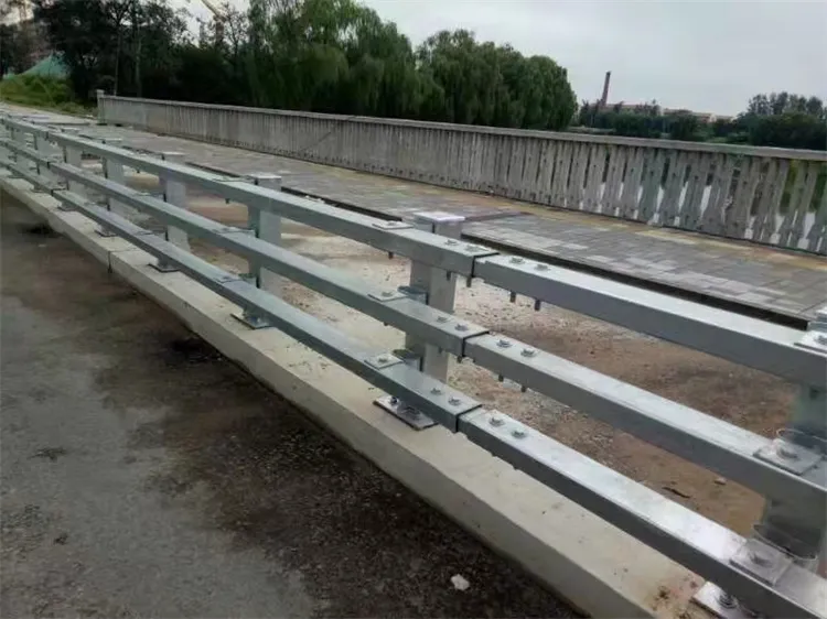 铝合金桥梁护栏​市场恐跌情绪开始蔓延